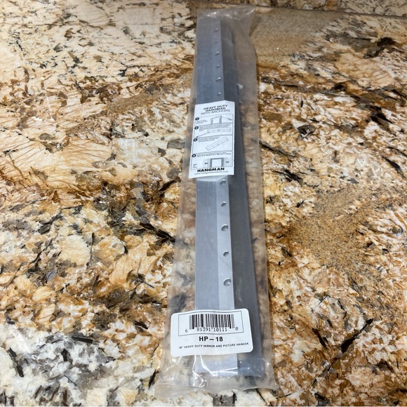 HANGMAN Heavy Duty Mirror and Picture Hanger - Picture 2 of 4